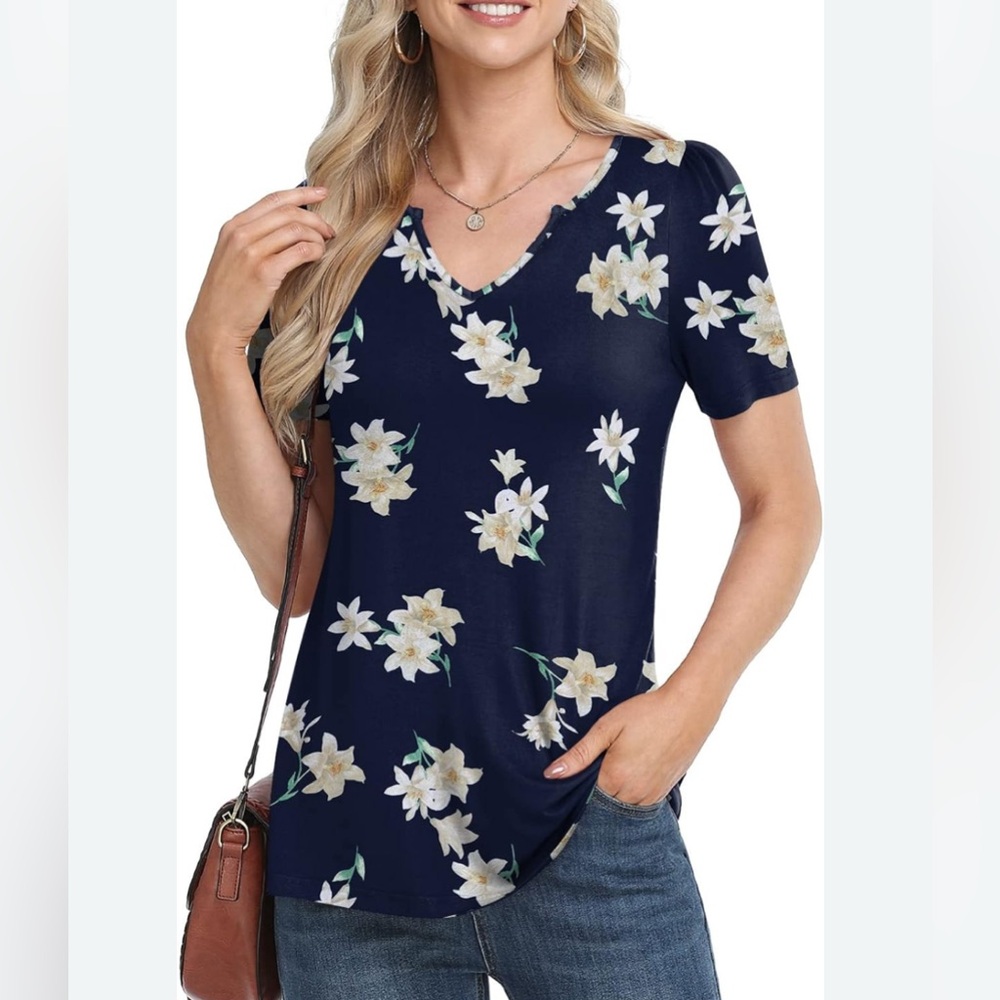Floral Navy Blue Women's Short Sleeve Top Size Large NWT